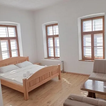 Aleksandar Aparthotel *